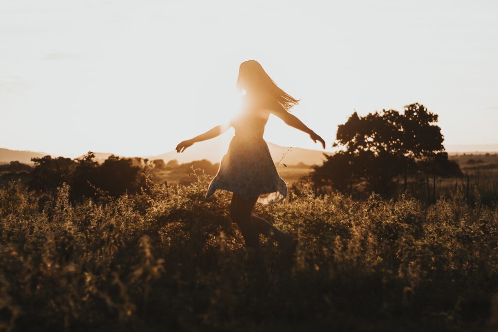 30 coisas para fazer antes dos 30: inspire-se e aproveite essa fase da vida! 32 Amar se - Ta chick